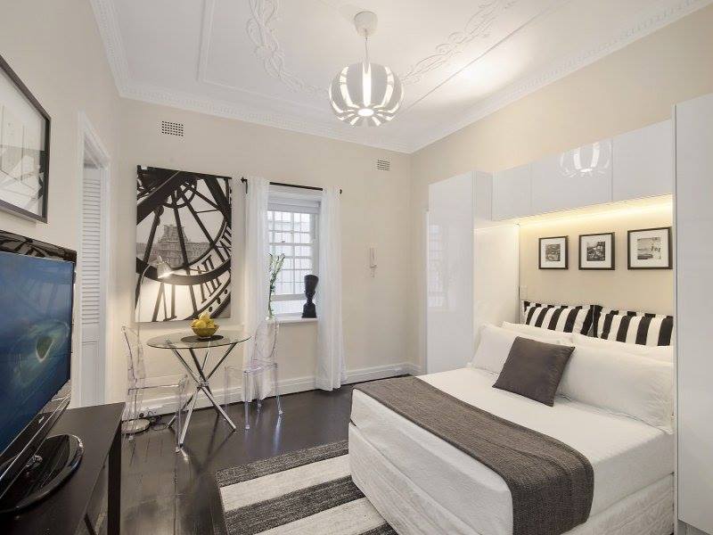 Suzette the Wonder Woman Renovator