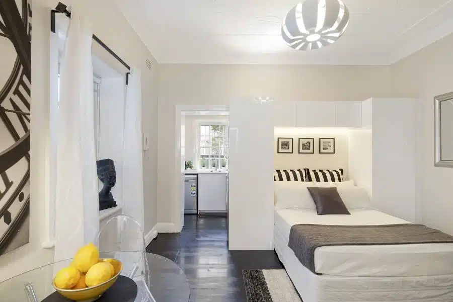 Suzette the Wonder Woman Renovator